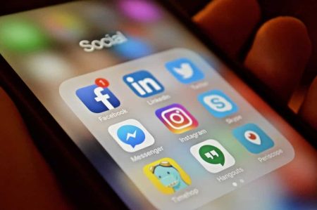 Facebook, Messenger et Instagram touchés par une panne mondiale