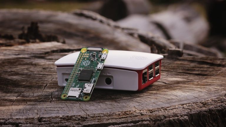 Top 10 des objets tech de la décennie selon le Time Magazine : Apple Watch, AirPods, Nintendo Switch, Xbox Adaptative Controller