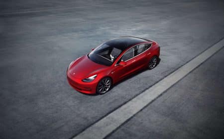 Tesla : le mode AutoPilot en ville est enfin officiel !