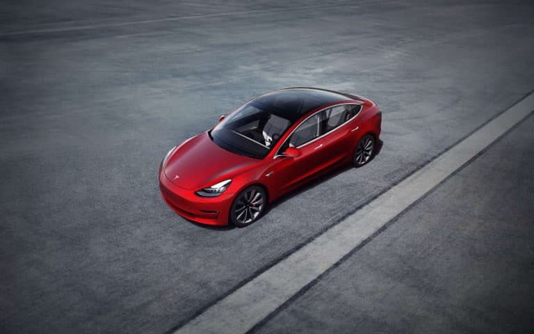Tesla : le mode AutoPilot en ville est enfin officiel !