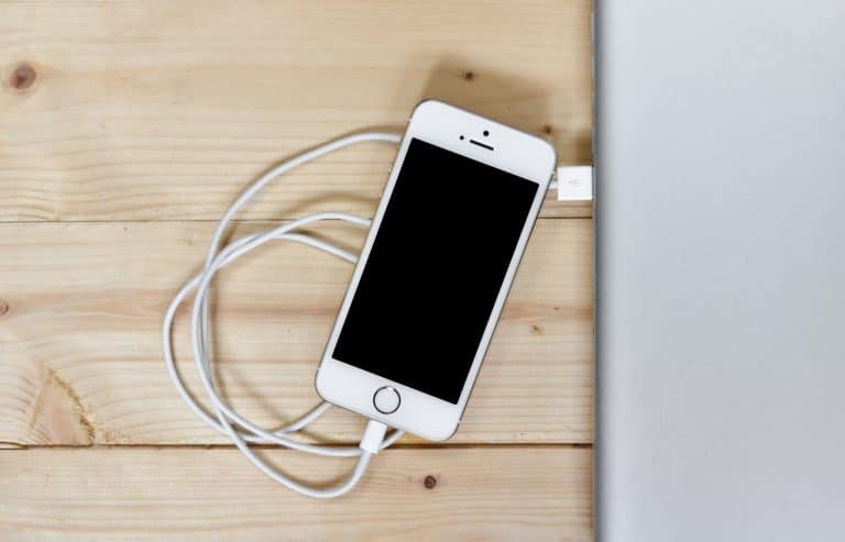 iPhone 12 : il serait livré sans chargeur ni écouteurs dans la boîte