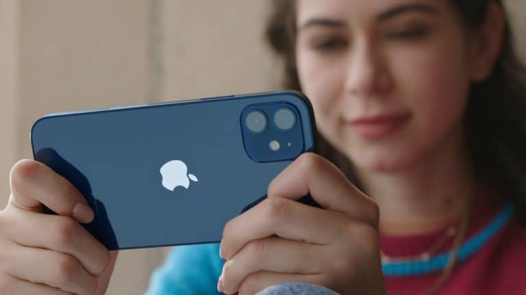 iPhone 12 : meilleure autonomie, meilleure qualité photo, et composants miniaturisés à l&rsquo;extrême