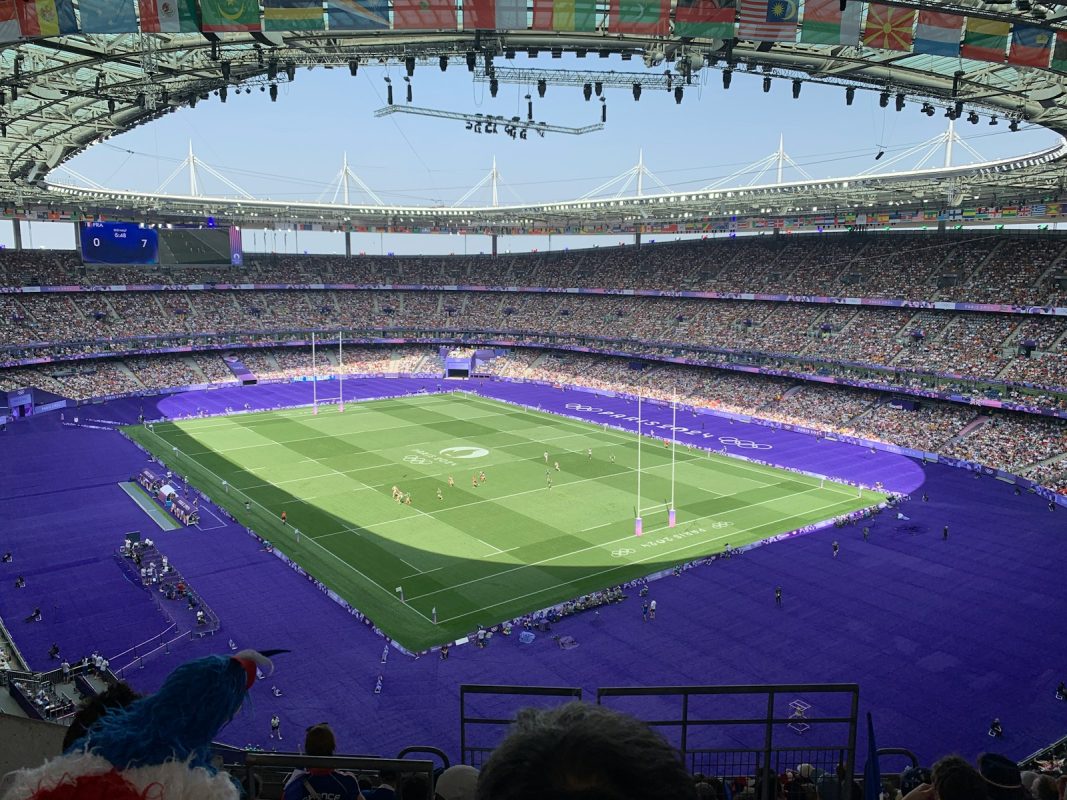 Les nouvelles technologies aux Jeux Olympiques A large stadium filled with lots of people