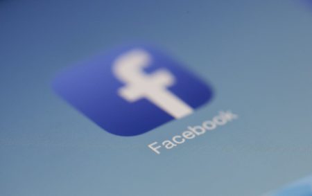 6 meilleurs outils d’espionnage pour les publicités Facebook pour la recherche de concurrents Facebook Logo