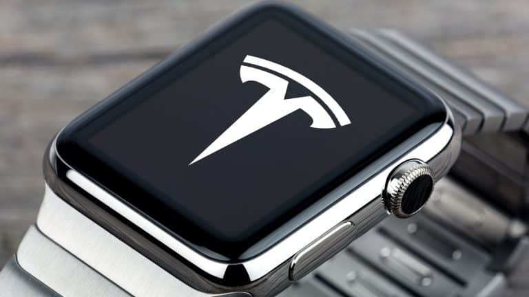 Bientôt comme James Bond : déverrouillez votre Tesla d’un geste avec votre Apple Watch