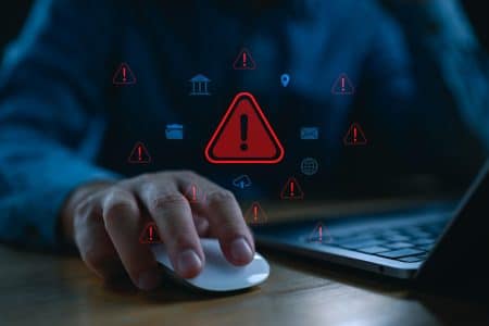 Ce hacker paralyse un e-commerçant français en détournant l’IBAN pour siphonner l’argent des clients Ce pirate informatique détourne l’argent de Boutique-rhum.com : 100 % des paiements vers son propre compte bancaire en mai 2023