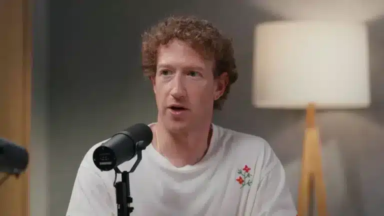 Après avoir annoncé la fin des smartphones, Mark Zuckerberg passe à la vitesse supérieure sur leurs successeurs révolutionnaires