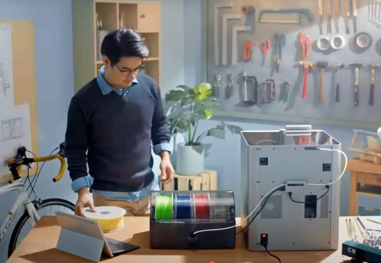 Bambu Lab lance un système de contrôle révolutionnaire pour imprimantes 3D, mais son déploiement suscite de vives critiques des utilisateurs