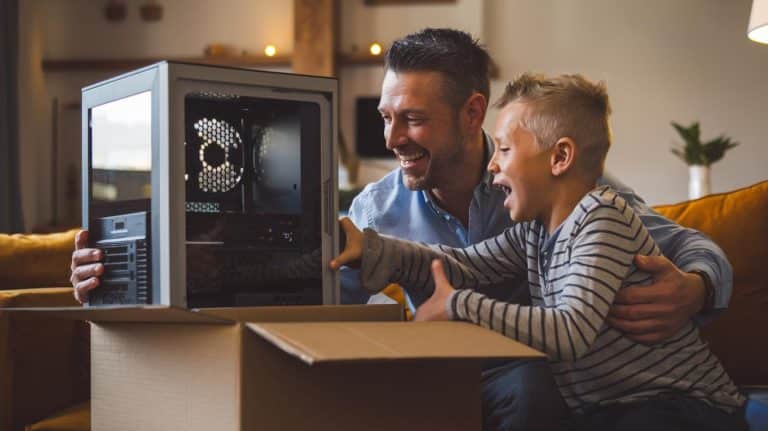 Il dépense 1 200 euros pour un PC gamer neuf, mais découvre que les composants datent de plus de 10 ans