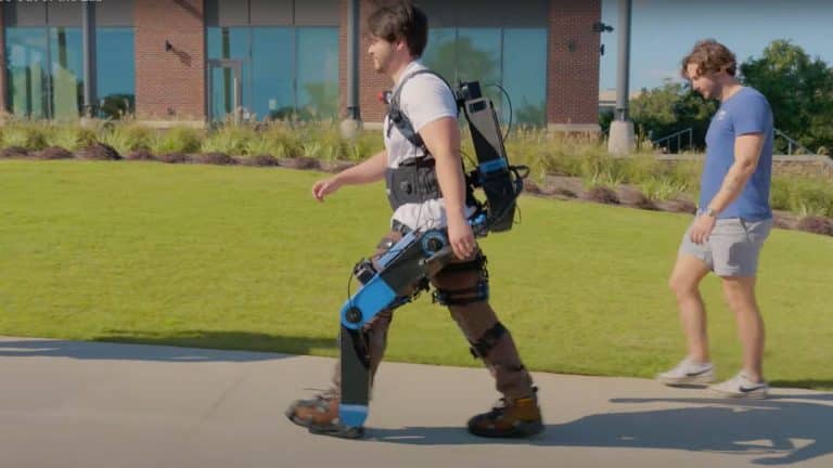 Cet exosquelette inspiré de « Edge of Tomorrow » avec Tom Cruise est testé en conditions réelles et promet de révolutionner la force humaine et la technologie militaire
