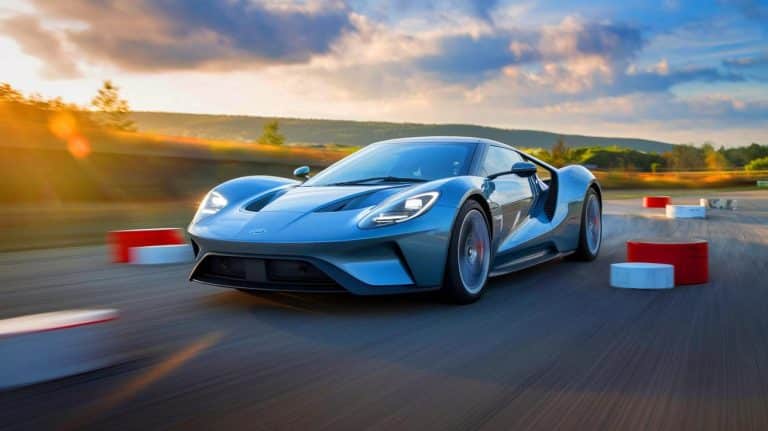 Avec 1 287 ch et 120 km/h, cette supercar BYD saute 6 mètres et franchit des obstacles dignes de K 2000 : un bond technologique impressionnant