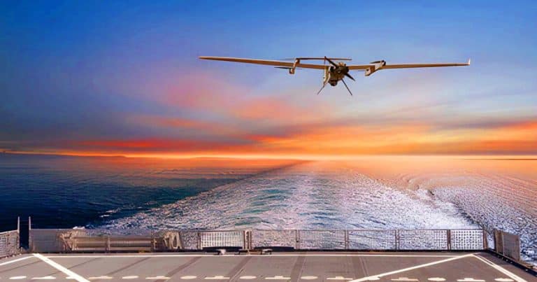 Ce drone militaire multi-carburants, capable de veiller, brouiller et frapper en mer, pourrait durer 13 heures sans escale