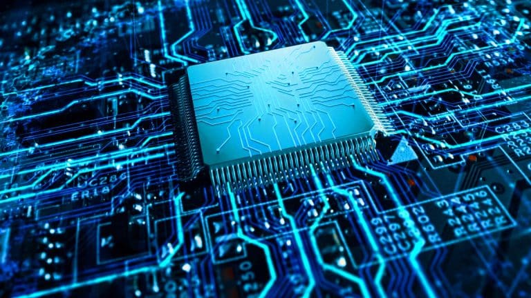 Poussée technologique fulgurante : la Chine et les États-Unis dévoilent des avancées rivales en semi-conducteurs le même jour