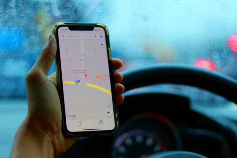Google Maps révolutionne la sécurité routière : 3 nouvelles fonctions pour éviter les pièges météorologiques soudains sur 4 milliards de km de routes