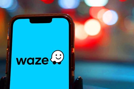 Waze réinvente la conduite avec l’IA : 150 millions d’utilisateurs découvrent une sécurité renforcée grâce à la voix