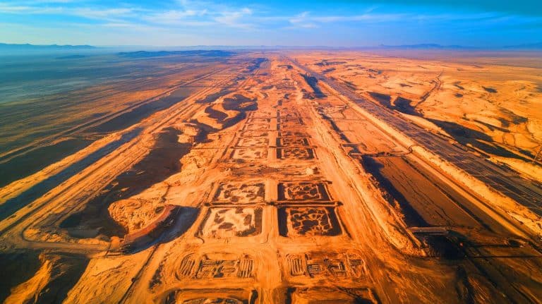 600 000 personnes à l’œuvre : la Chine transforme le désert de Taklamakan, aussi vaste que l’Allemagne, en terre fertile