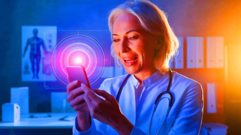 « ChatGPT m’a sauvé la vie » : cette femme découvre grâce à l’IA un cancer caché que les médecins avaient raté, une révélation incroyable qui bouleverse la médecine
