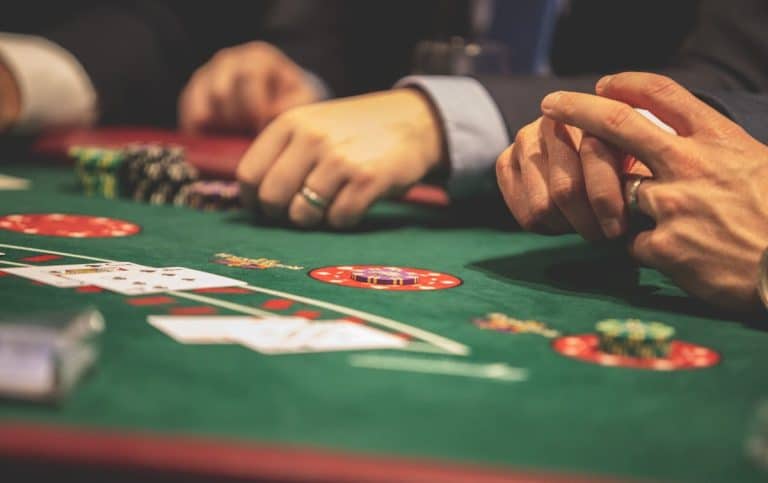 Les biais cognitifs courants chez les joueurs de casino