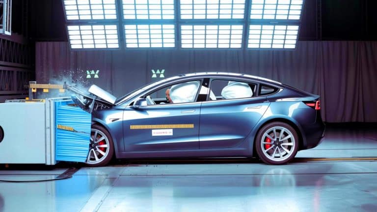 « C’est la plus sûre » : cette voiture électrique de 2025 écrase la concurrence en matière de sécurité routière