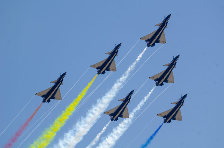 Un pilote égyptien à bord du J-10 chinois : ces nouvelles manœuvres qui ravivent les spéculations sur la vente d’armes