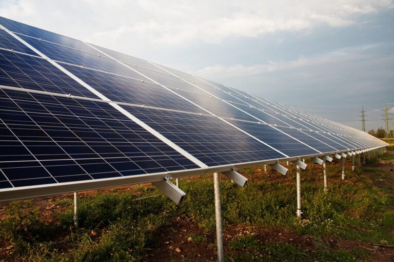 Une avancée solaire époustouflante : découvrez comment cette innovation chinoise à 67 % de rendement bouleverse l&rsquo;industrie énergétique mondiale