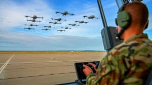 Illustration de drones autonomes contrôlés par la voix. Image réalisée par IA.