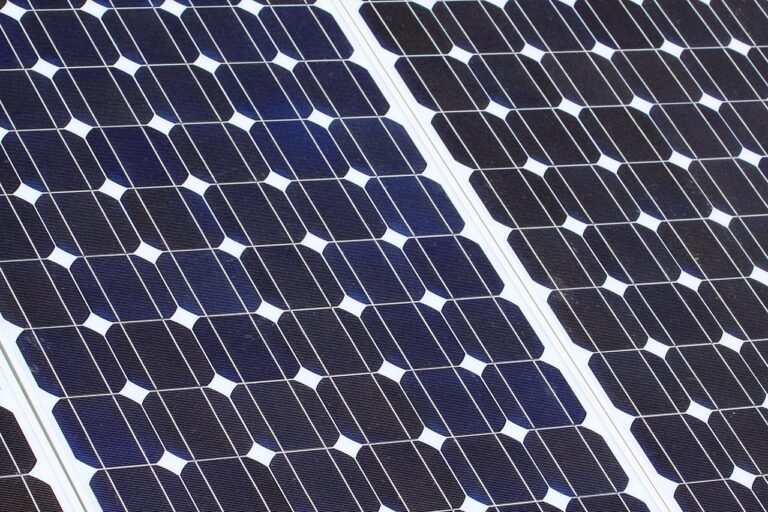 Des milliers de foyers deviennent autonomes grâce aux batteries solaires révolutionnaires offrant une énergie gratuite 365 jours par an
