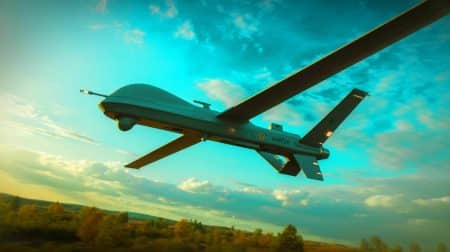 Illustration de l'Aarok, drone français de moyenne altitude et longue endurance. Image réalisée par IA.