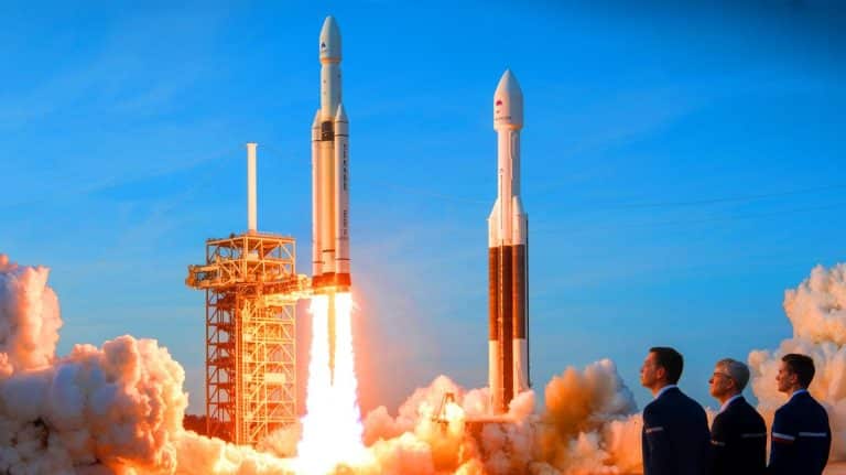 « Ariane 6 non réutilisable face à SpaceX, c’est un sérieux handicap » : pendant qu’en Europe on traîne une vieille 205, aux USA ils roulent en Ferrari