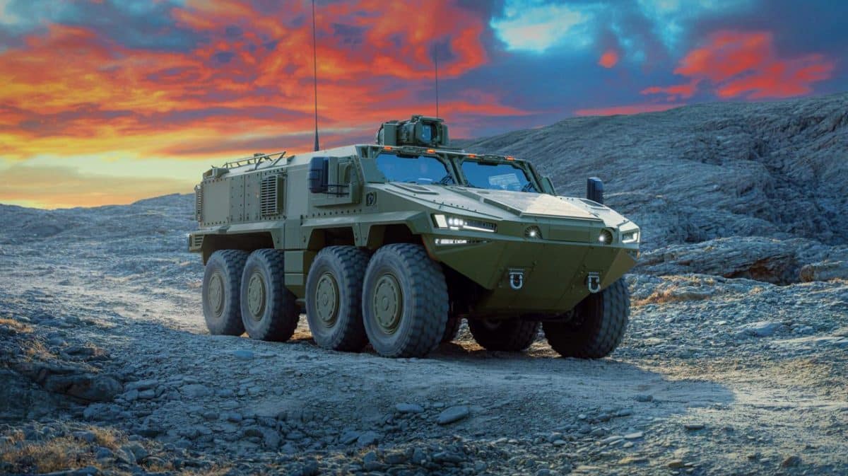 Illustration de la modernisation de l'armée française avec le véhicule blindé Jaguar.