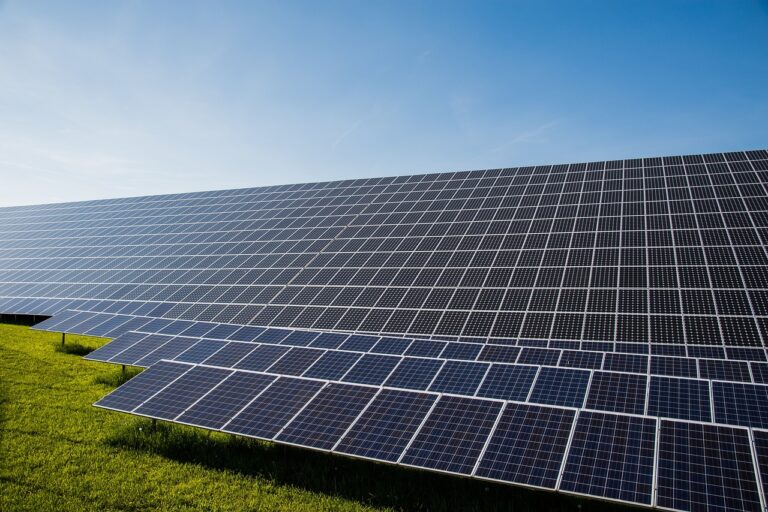 « L&rsquo;énergie solaire va-t-elle mettre les casinos de Las Vegas en faillite ? » Ce projet de 400 MWh va bouleverser l&rsquo;économie du Nevada et choquer le monde