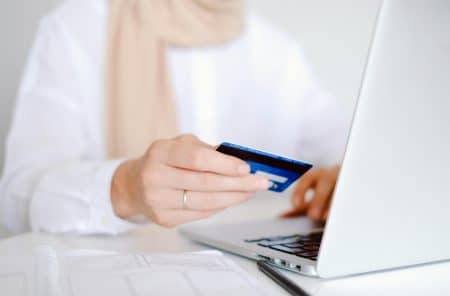 La psychologie qui pousse les utilisateurs à choisir des plateformes proposant des paiements instantanés plutôt que des alternatives riches en fonctionnalités