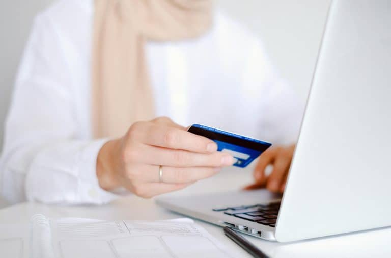 La psychologie qui pousse les utilisateurs à choisir des plateformes proposant des paiements instantanés plutôt que des alternatives riches en fonctionnalités