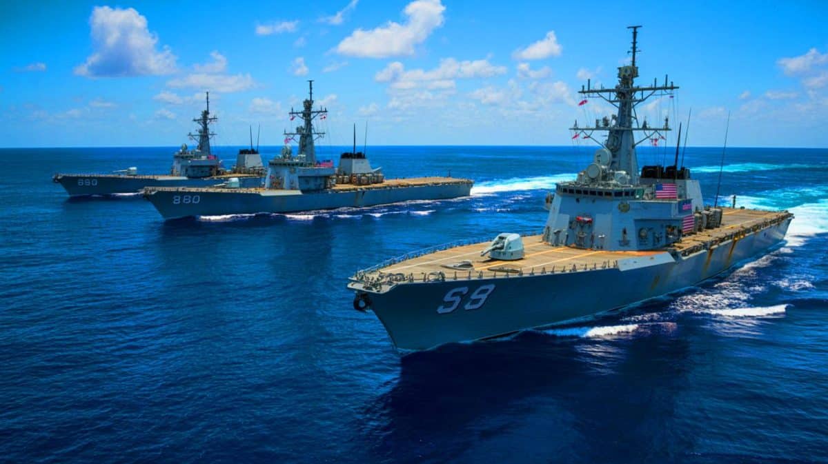 « Une guerre secrète commence » : les États-Unis mènent frappes et déploiements navals contre le Venezuela accusé de narcoterrorisme Illustration de la lutte des États-Unis contre le narcoterrorisme en Amérique du Sud.