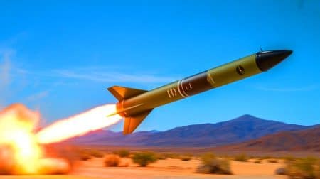 Illustration de la nouvelle variante sol-sol de l'arme intelligente StormBreaker de Raytheon lors d'un test dans le désert de Mojave.