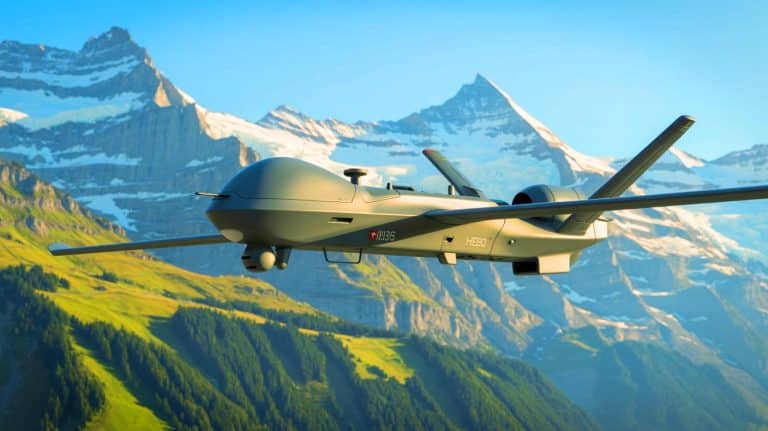 « La Suisse teste un drone de guerre sous haute contrainte » : l’Hermes 900 soumis à des restrictions inédites et contestées