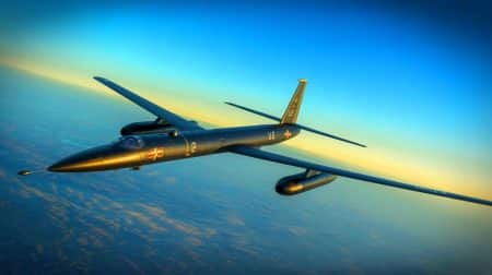 Illustration de l'avion espion U-2 Dragon Lady en vol durant son 70e anniversaire.
