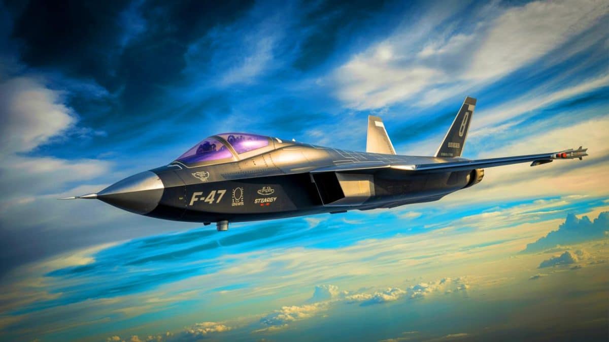 « Plusieurs versions du F-47 seraient prévues » : une stratégie militaire qui intrigue déjà les experts de la défense Illustration de la conception du chasseur furtif F-47 développé par Boeing dans le cadre du programme NGAD.
