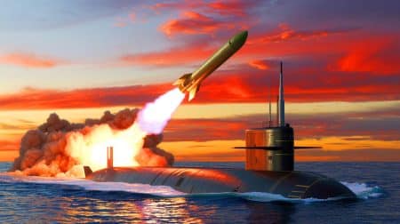 « Le test secret des missiles Trident II D5 dévoilé » : la marine américaine valide une capacité de frappe nucléaire mondiale Illustration de l'essai des missiles Trident II D5 par la marine américaine.