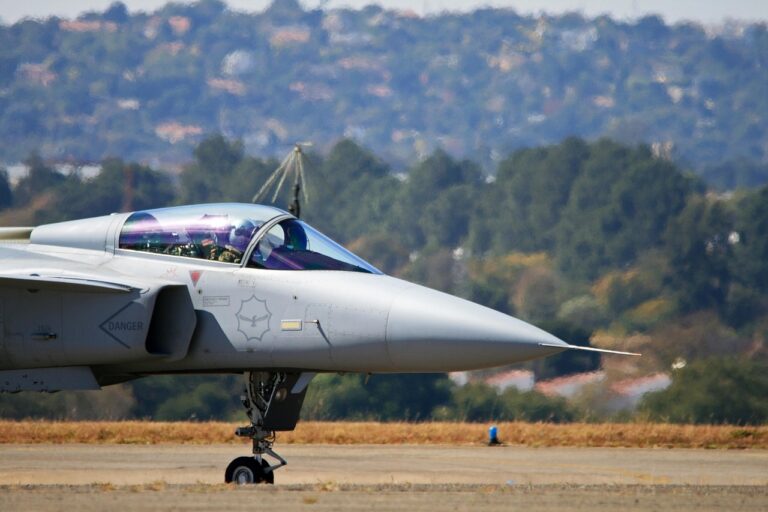« Vers une nouvelle escalade » : l’Ukraine attend les Gripen occidentaux, des avions qui pourraient changer la donne contre Moscou