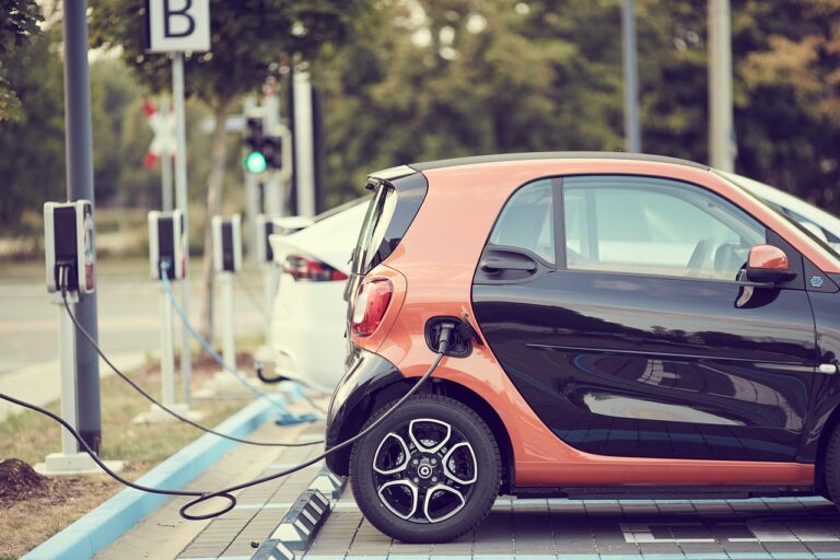 Prime écologique : dès 2026, des conditions strictes pour une aide renforcée à l&rsquo;achat de voitures électriques