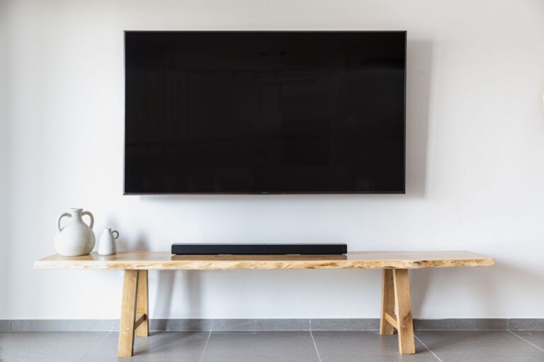 Écran OLED : pourquoi le burn-in menace surtout les moniteurs PC et peu les téléviseurs à usage varié